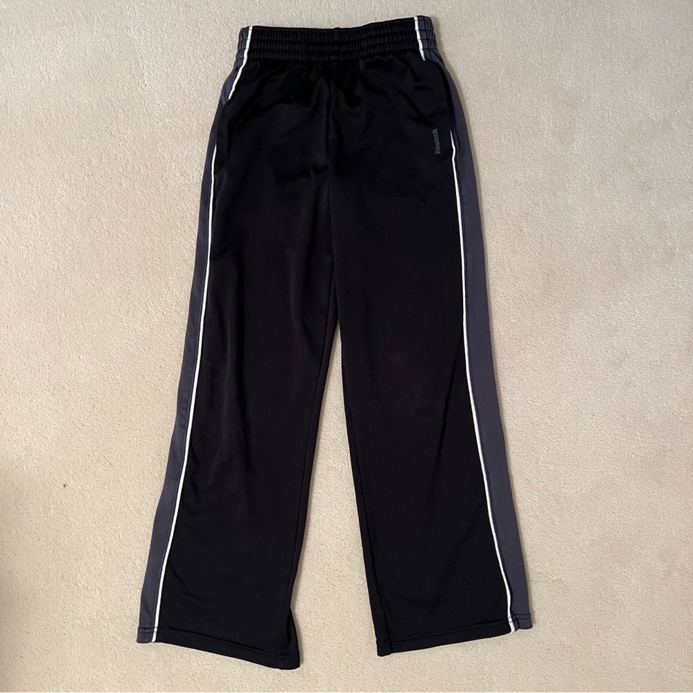 * $5 with $15+ bundle *  Reebok pants M / 10-12